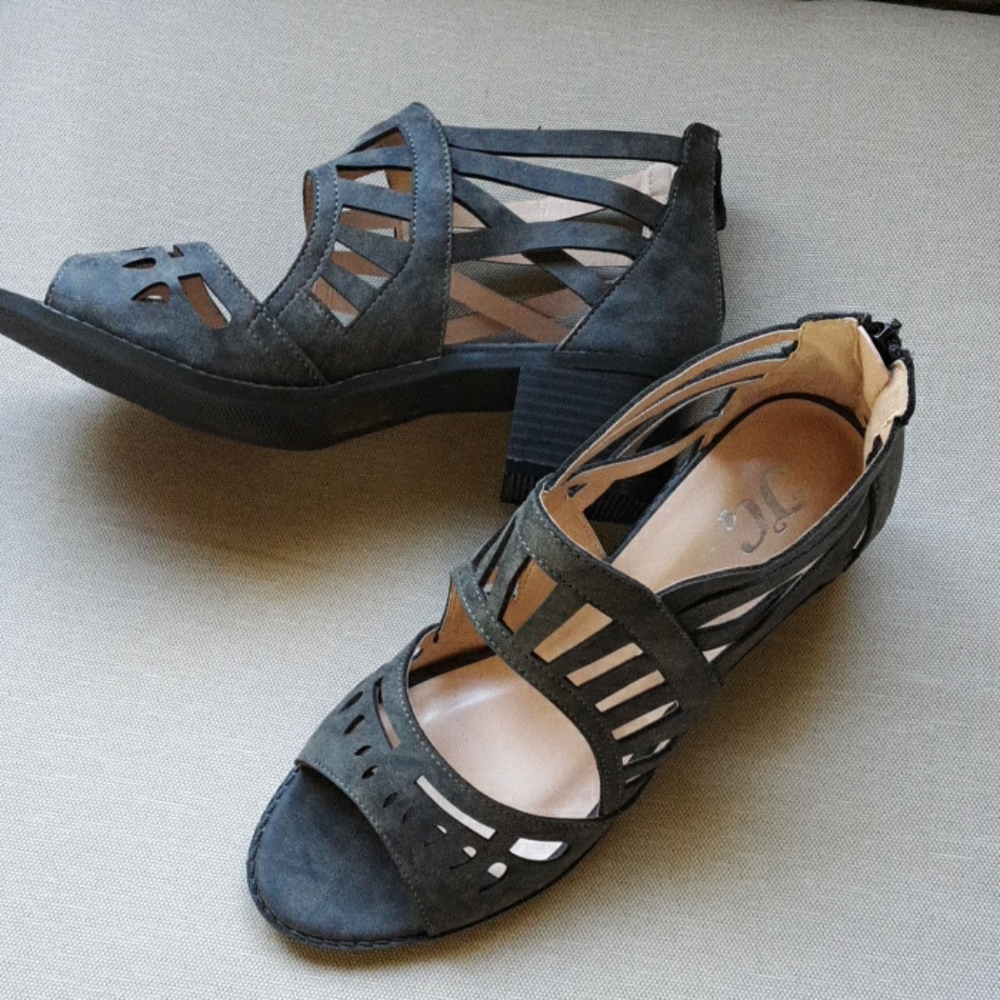 TG Shoes NWOT